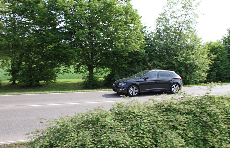 Seat Leon 1.4 TSI on the overtaking lane